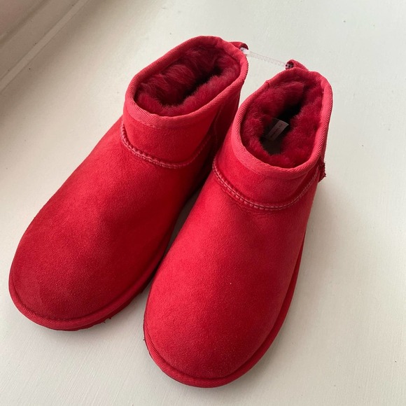 NWOT UGG Classic Kids Ultra Mini, Red, size 5 - Picture 6 of 14